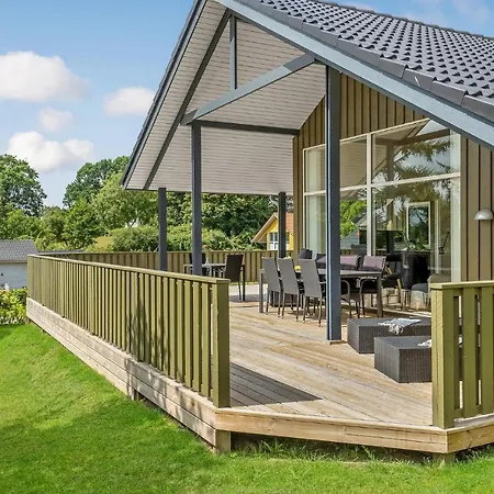 3 Bedroom Beautiful In Holiday home Hejls