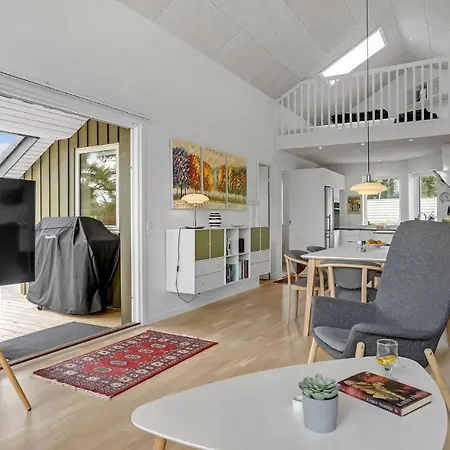 3 Bedroom Beautiful In Holiday home Hejls